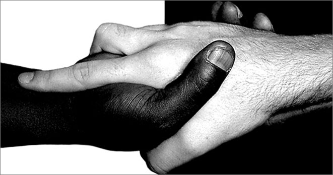 blackwhithands_image